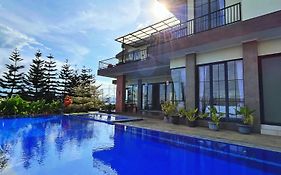 Twinpine Villa